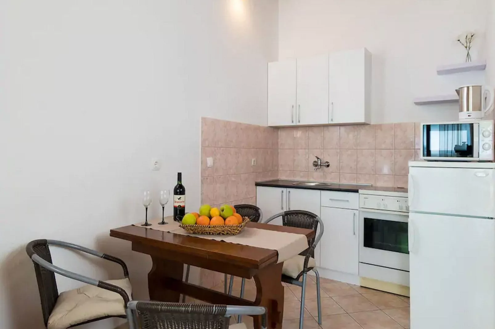 Apartments Tomas - One bedroom Apartment with Balcony and Sea View (A1)-Kitchen