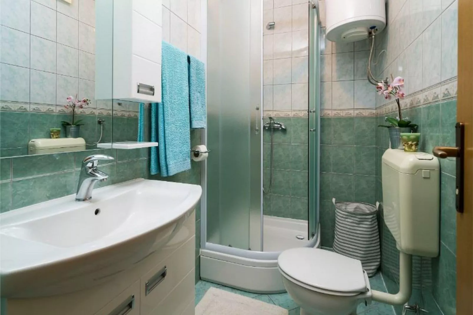 Apartments Tomas - Four Bedroom Apartment with Balcony(A4)-Bathroom