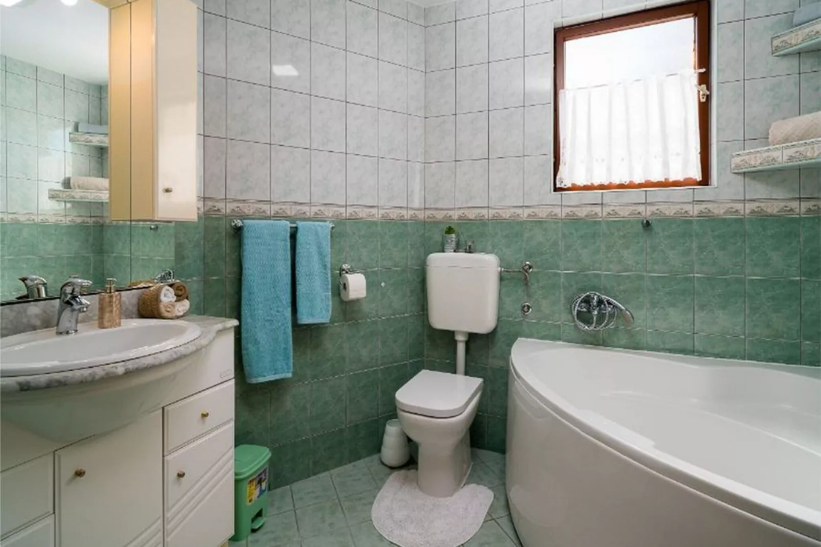 Apartments Tomas - Four Bedroom Apartment with Balcony(A4)-Bathroom
