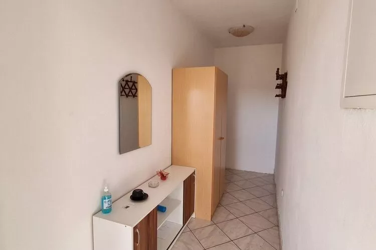 Apartments Vanja Škara Biograd - Studio Apartment with Terrace-Indoor