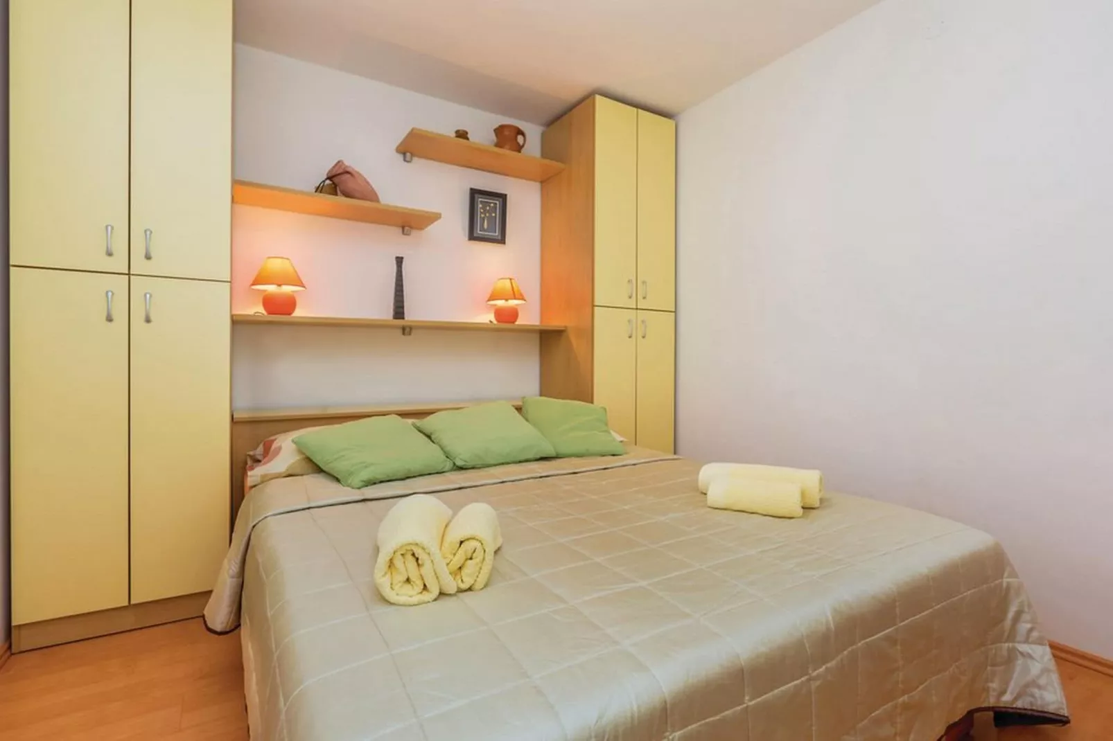 Apartments Paola - Studio Apartment with Terrace and Sea View-Bedroom