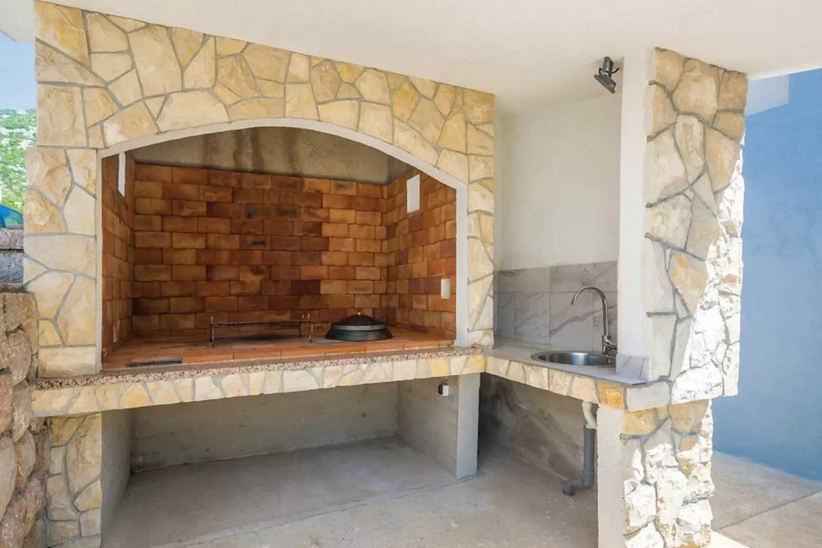 Apartments Paola - Studio Apartment with Terrace and Sea View-Facilities
