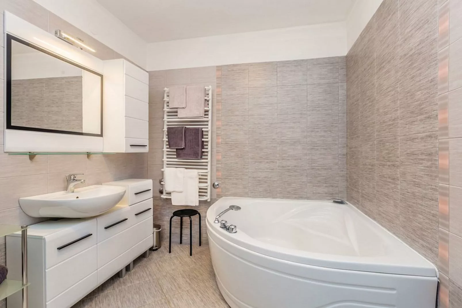 Apartments Paola - Two Bedroom Apartment with Terrace and Sea view-Bathroom