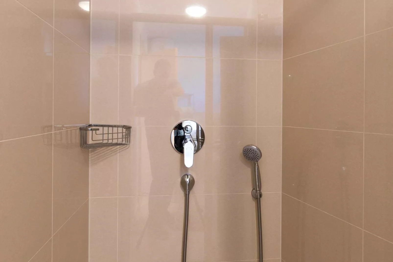 Apartment Salvagno - Two Bedroom Apartment with Balcony and Sea View-Bathroom
