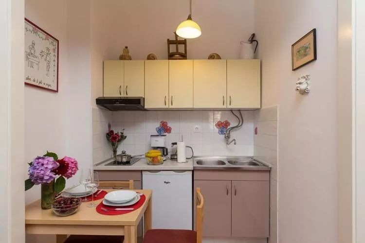 Sweetest Thing Apartment - Studio Apartment (A3)-Kitchen
