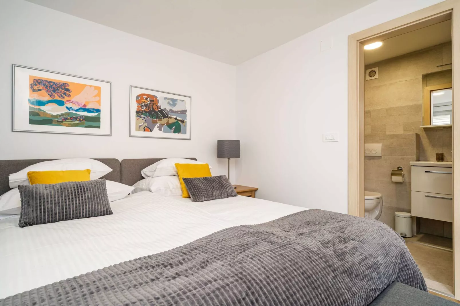 Argenta Rooms - Superior Double Room with Balcony (Argenta 1)-Bedroom