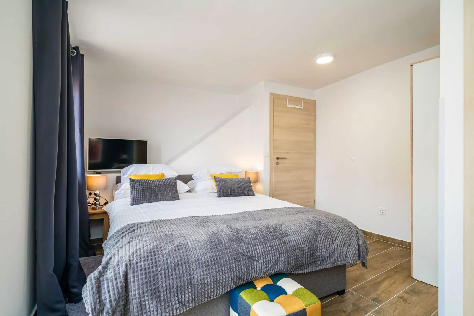 Argenta Rooms - Premium Double Room with Balcony (Argenta 2)-Schlafzimmer