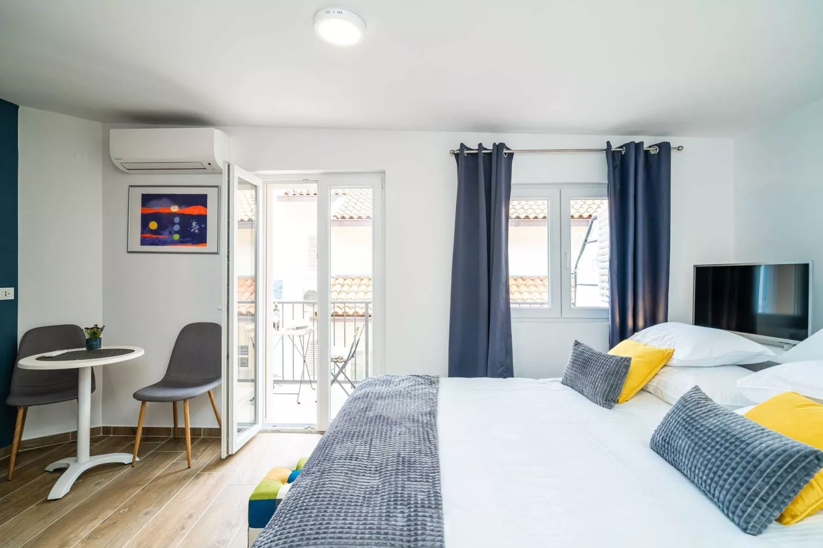 Argenta Rooms - Premium Double Room with Balcony (Argenta 2)-Schlafzimmer