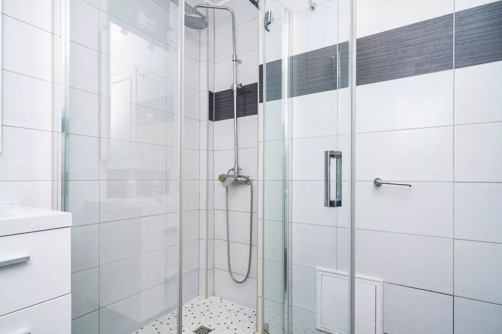 Apartment Hladilo  - Two Bedroom Apartment with Balcony-Bathroom