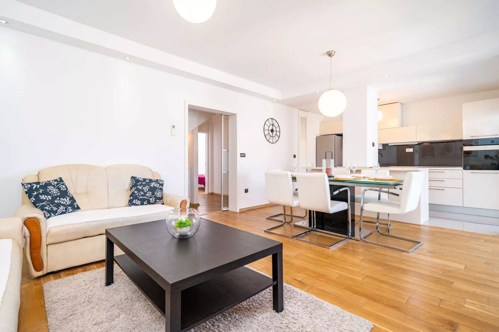 Apartment Hladilo  - Two Bedroom Apartment with Balcony-Indoor