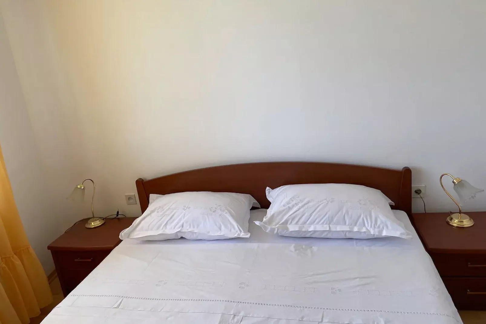 Apartment Luka - One Bedroom Apartment with Balcony and Sea View-Bedroom
