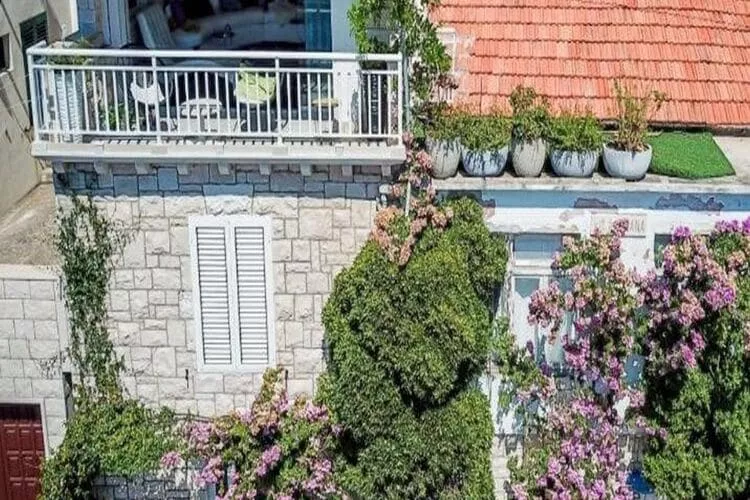 Apartment OM - One Bedroom Apartment with Balcony and Sea view-Outdoor