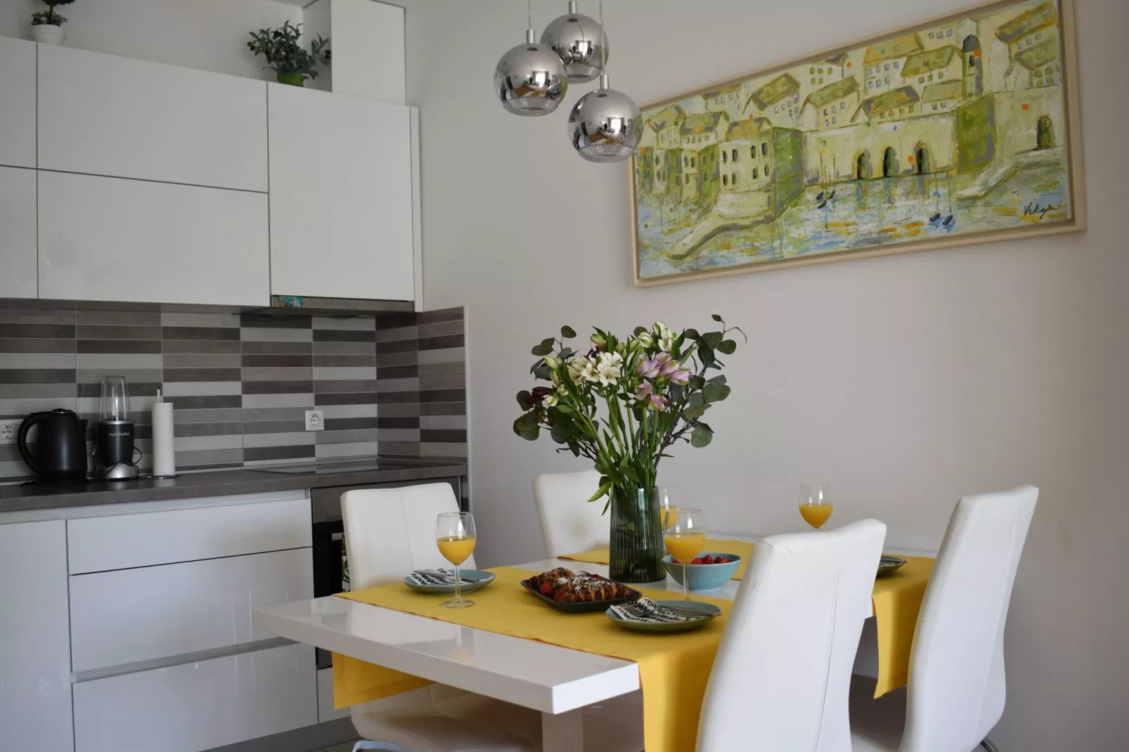 Apartment Vapor - Two Bedroom Apartment with Balcony-Esszimmer
