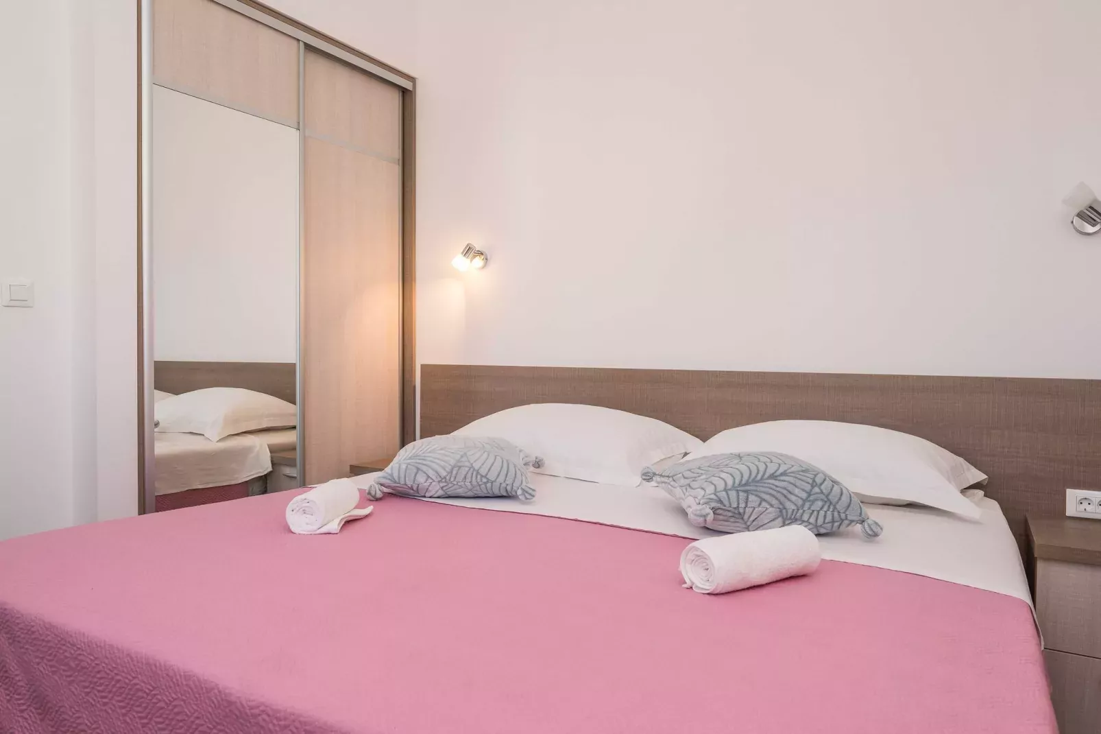 Apartments Maza - One Bedroom Apartment with Balcony  (Angela)-Schlafzimmer
