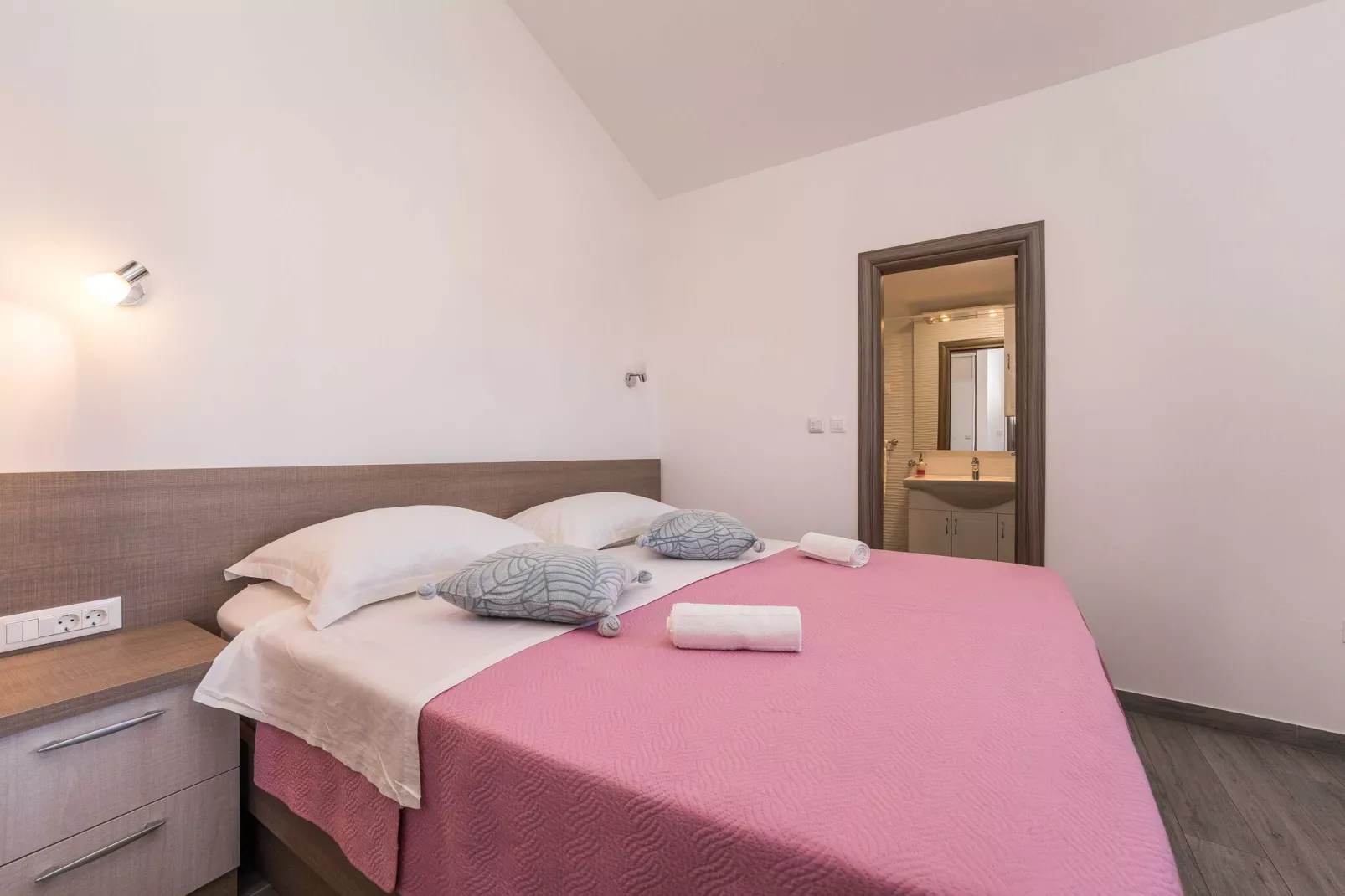 Apartments Maza - One Bedroom Apartment with Balcony  (Angela)-Schlafzimmer