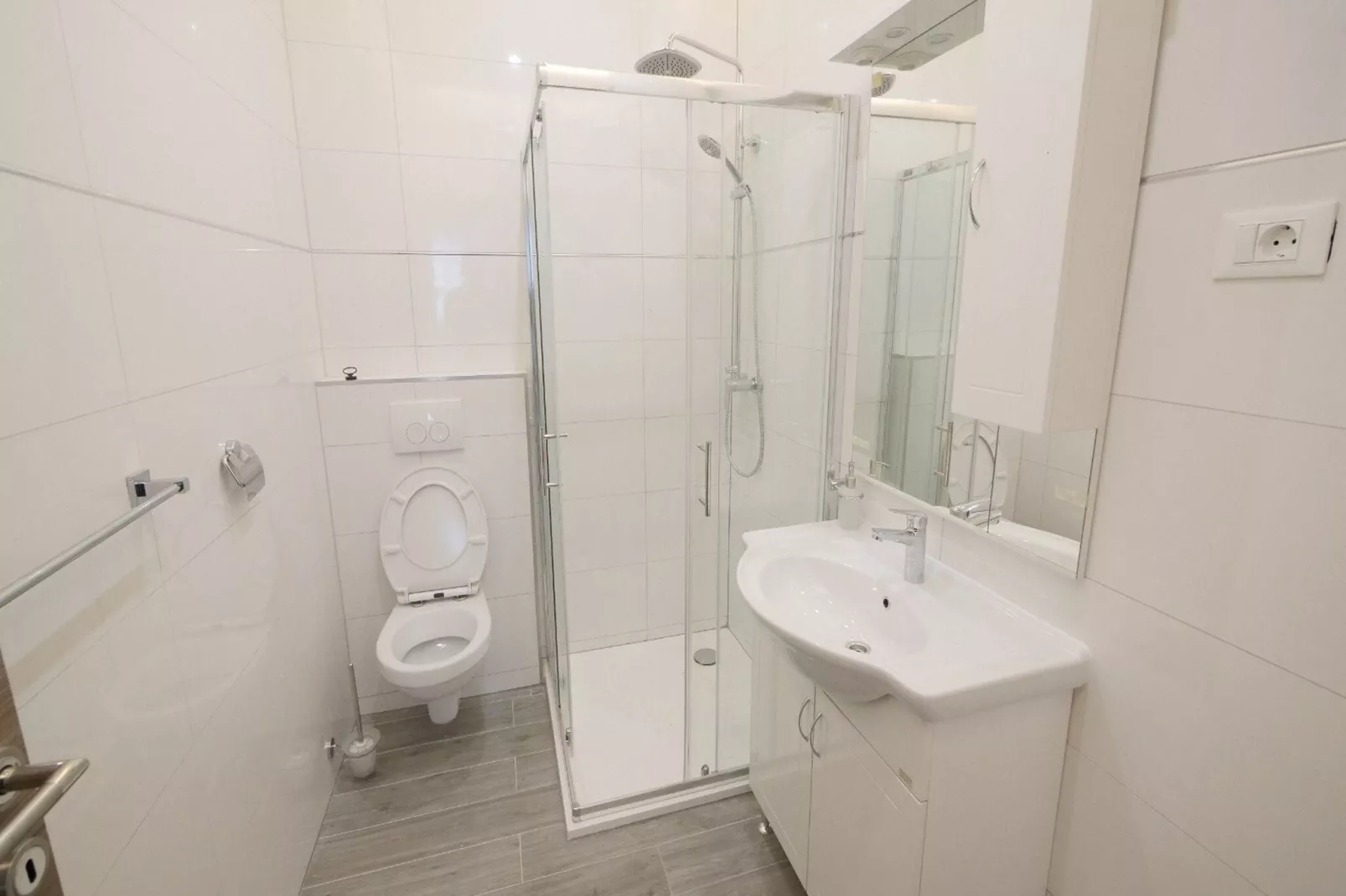 Apartments Maza - One Bedroom Apartment (Antonio)-Bathroom