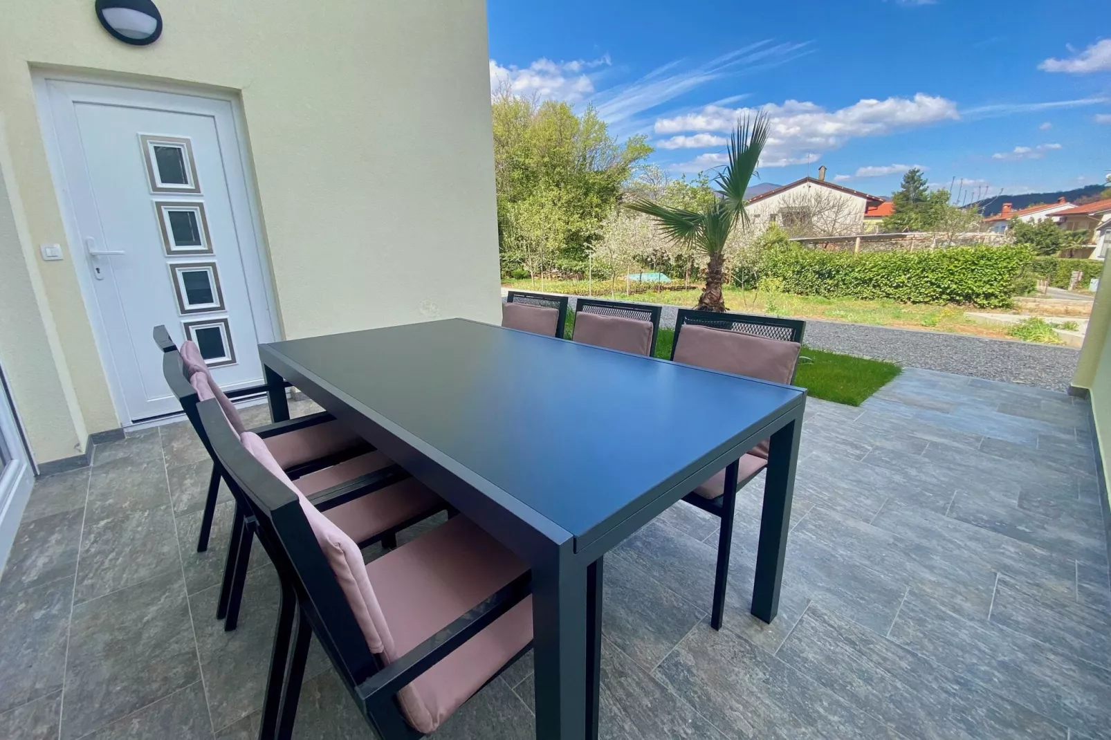 VERT Apartment - Two Bedroom Apartment with Terrace-Outdoor