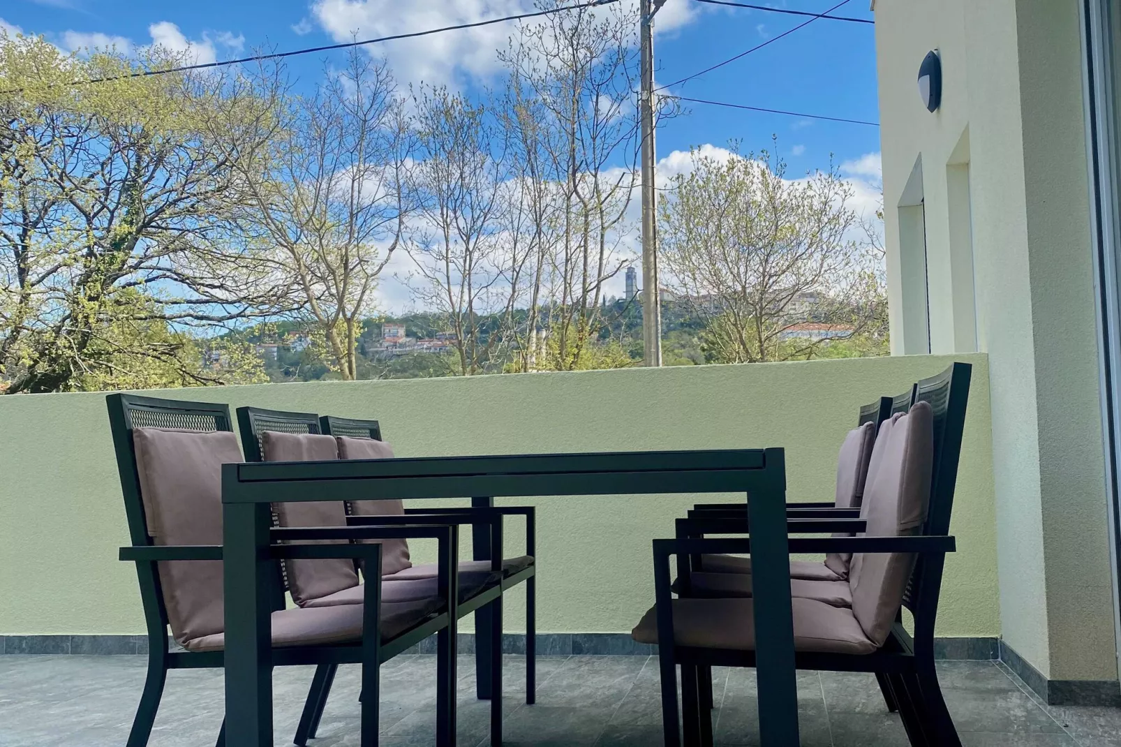 VERT Apartment - Two Bedroom Apartment with Terrace-Outdoor