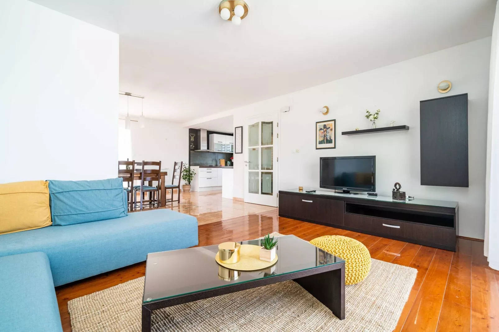 Apartment Doma - Two Bedroom Apartment with Terrace-Living room