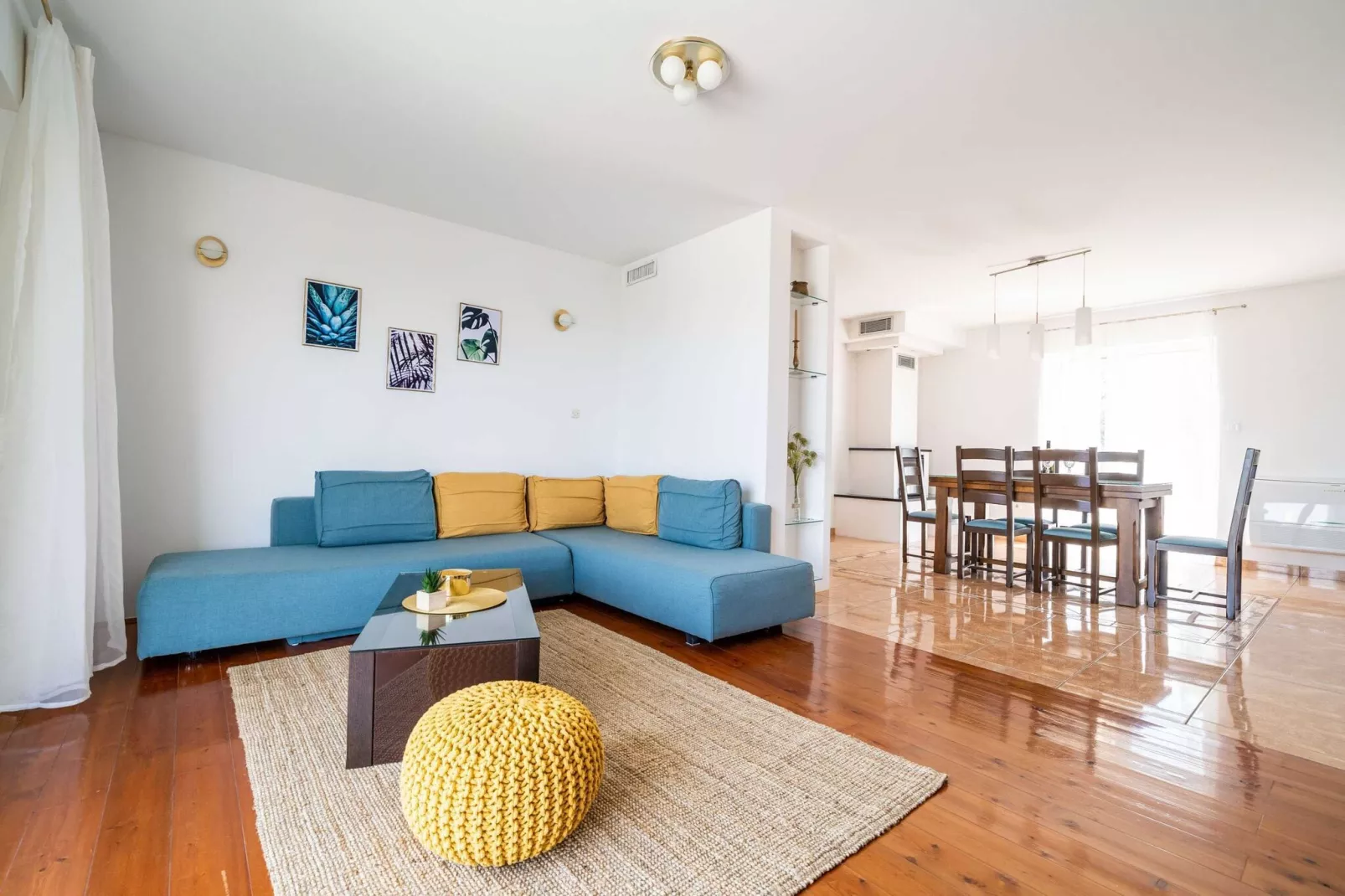 Apartment Doma - Two Bedroom Apartment with Terrace-Living room