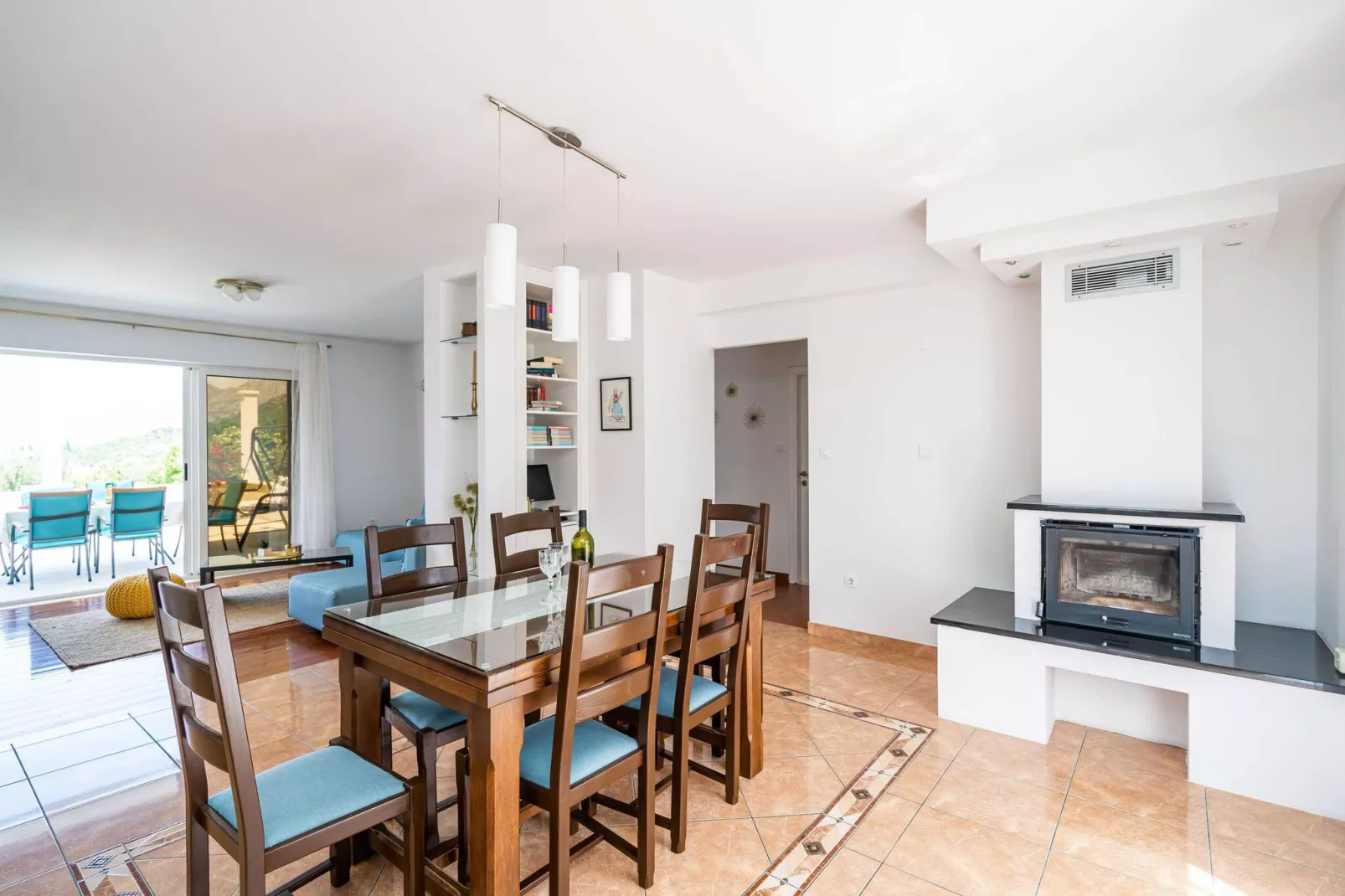 Apartment Doma - Two Bedroom Apartment with Terrace-Dining room