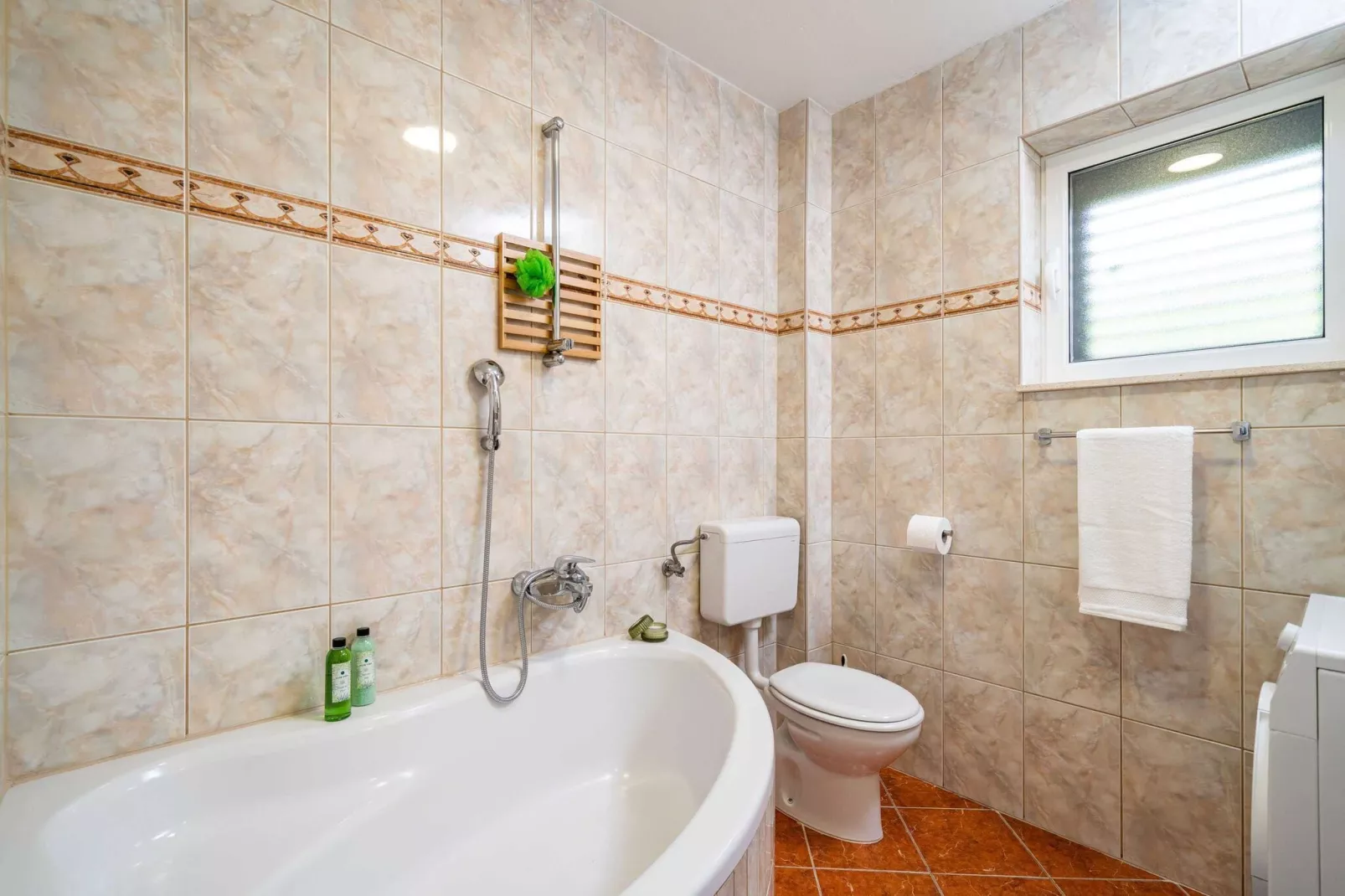 Apartment Doma - Two Bedroom Apartment with Terrace-Bathroom