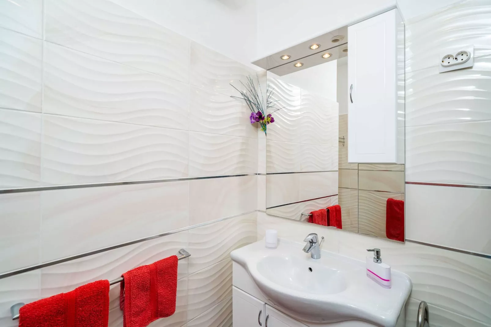 Apartments & Rooms Mara & Petrunjela - Studio Apartment with Balcony and Sea View (Studio s balkonom) - BR. 2-Bathroom