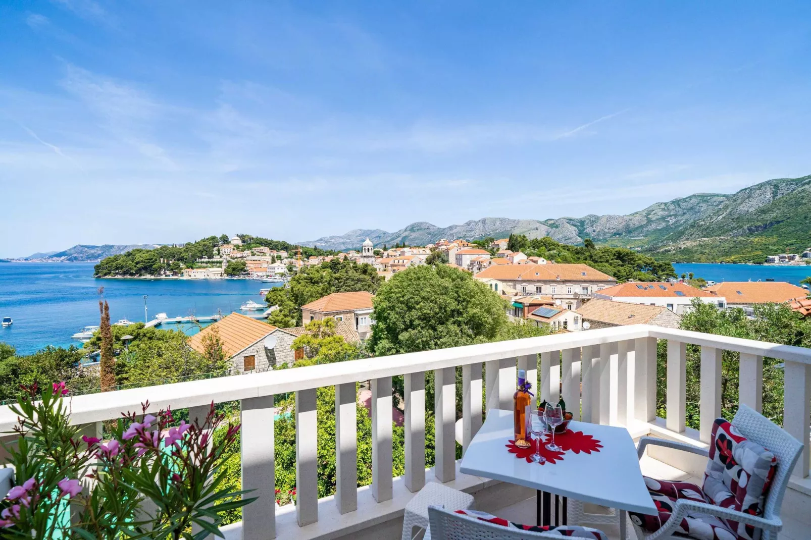 Apartments & Rooms Mara & Petrunjela - Studio Apartment with Balcony and Sea View (Studio s balkonom) - BR. 2-View