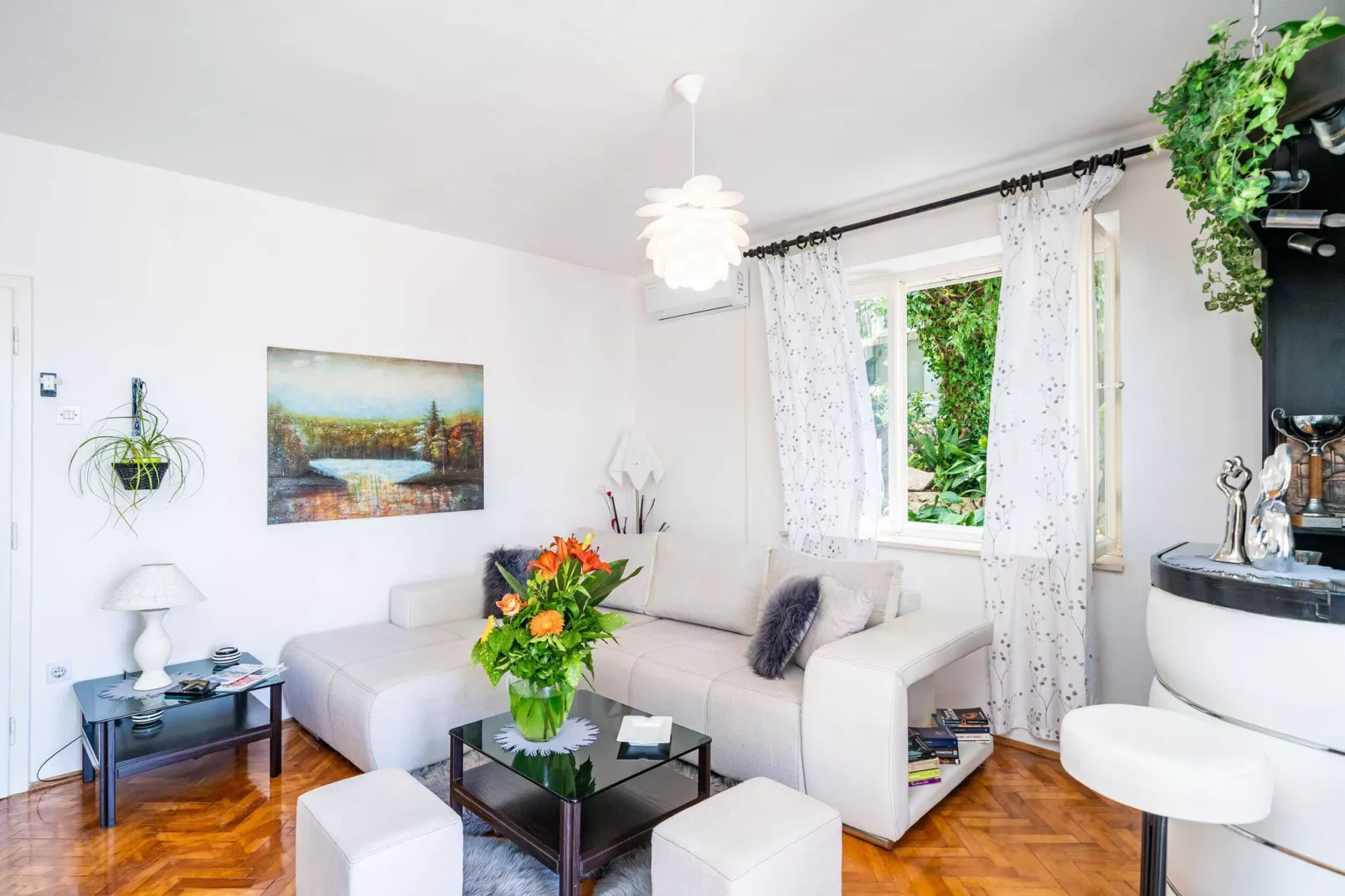 Apartments & Rooms Mara & Petrunjela - Two Bedroom Apartment with Terrace and Sea View (Apartman s 2 spavaće sobe) - BR. 5-Living room