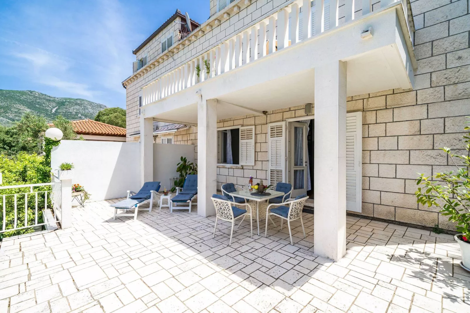 Apartments & Rooms Mara & Petrunjela - Two Bedroom Apartment with Terrace and Sea View (Apartman s 2 spavaće sobe) - BR. 5-Terrace
