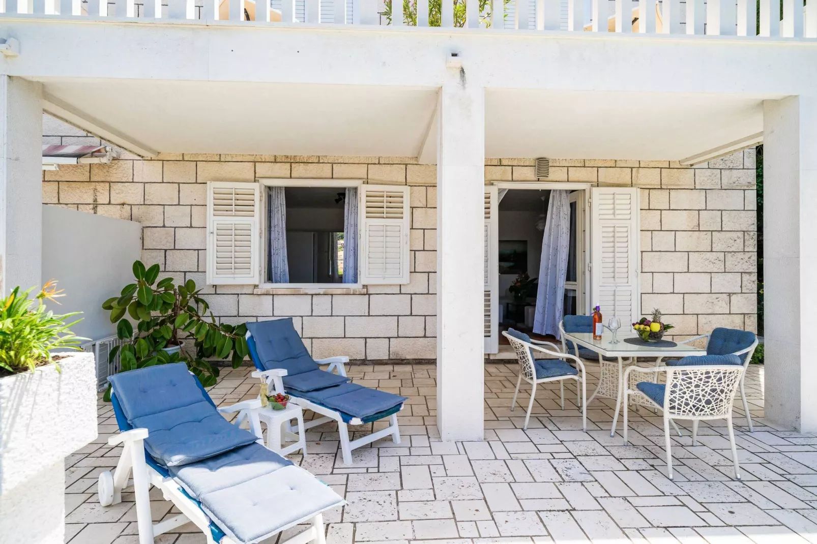 Apartments & Rooms Mara & Petrunjela - Two Bedroom Apartment with Terrace and Sea View (Apartman s 2 spavaće sobe) - BR. 5-Terrace