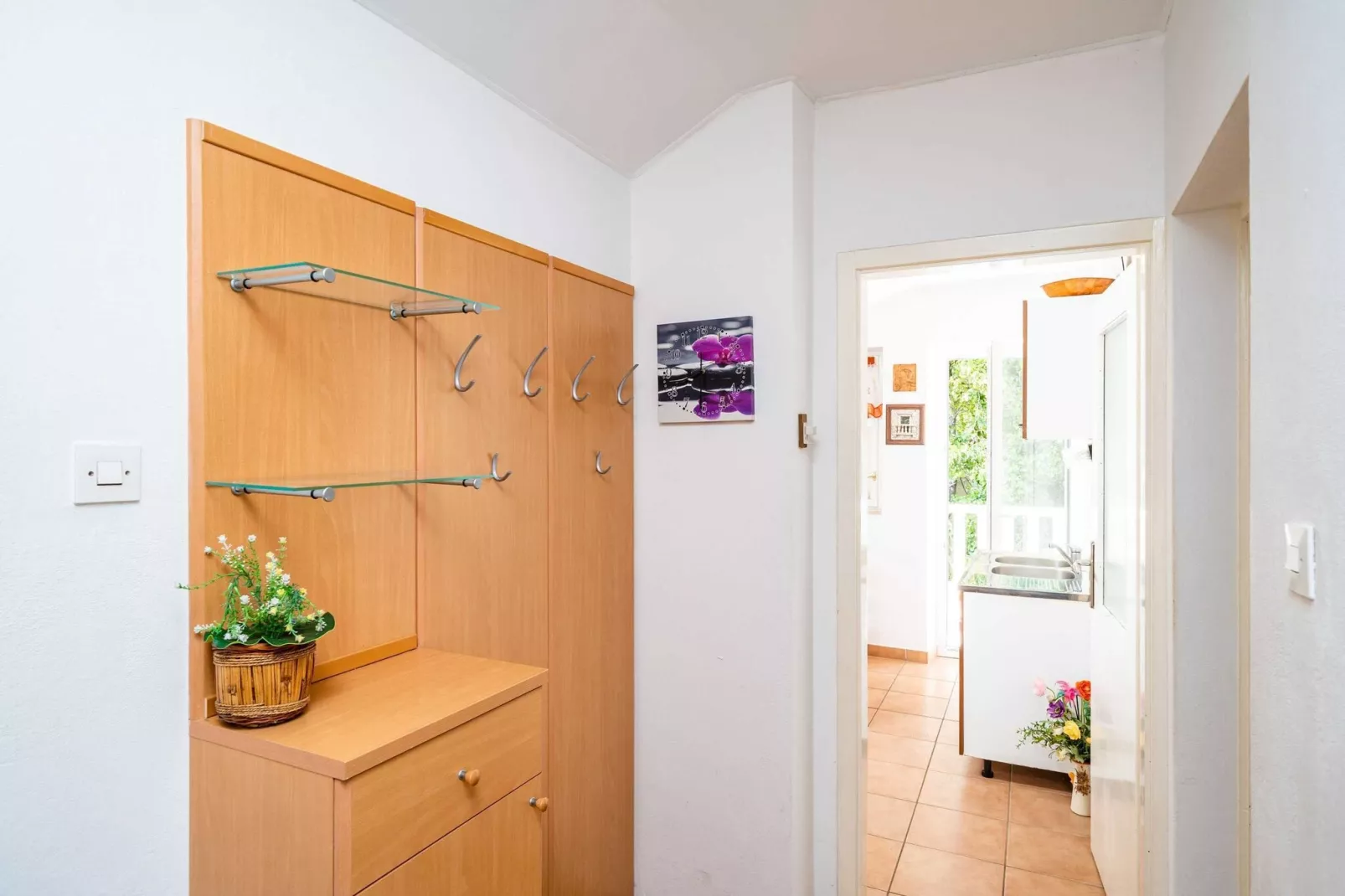Apartments & Rooms Mara & Petrunjela - One Bedroom Apartment with Balcony and Sea View (Apartman s balkonom) - BR. 1-Innen