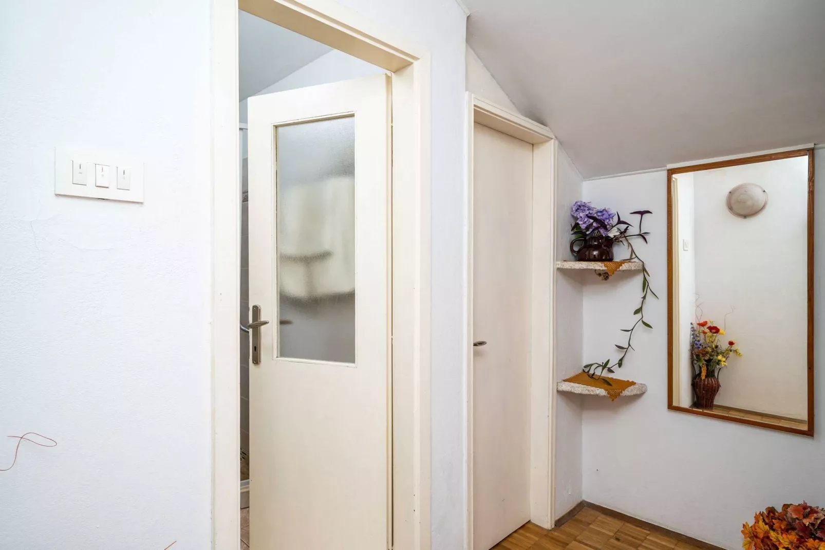 Apartments & Rooms Mara & Petrunjela - One Bedroom Apartment with Balcony and Sea View (Apartman s balkonom) - BR. 1-Innen