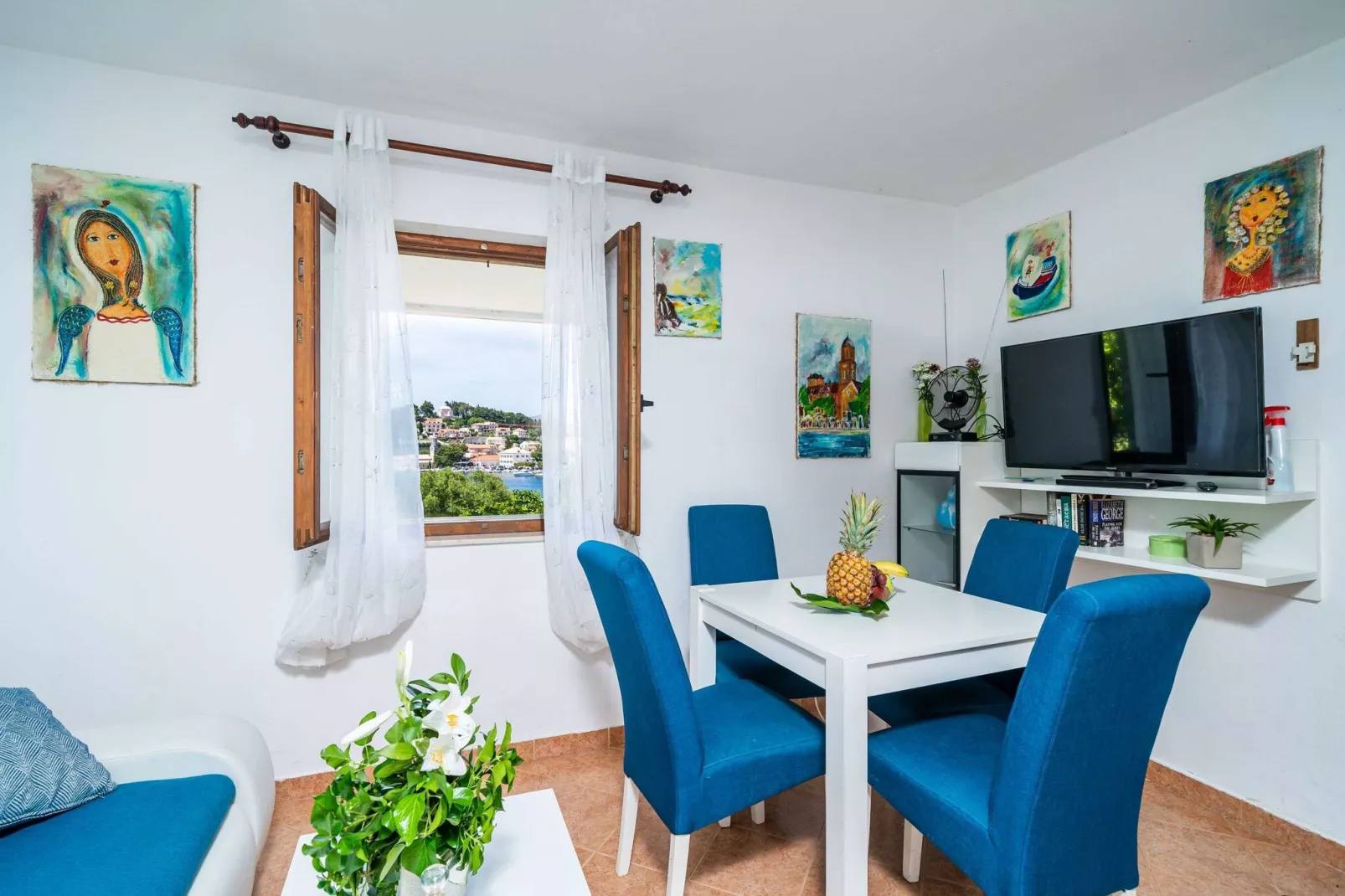 Apartments & Rooms Mara & Petrunjela - One Bedroom Apartment with Terrace and Sea View ( Apartman s terasom) - BR. 7-Dining room