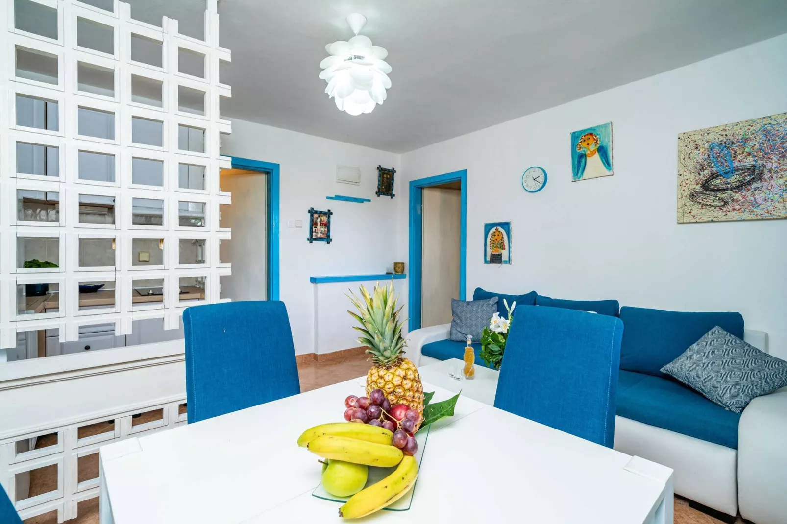 Apartments & Rooms Mara & Petrunjela - One Bedroom Apartment with Terrace and Sea View ( Apartman s terasom) - BR. 7-Dining room