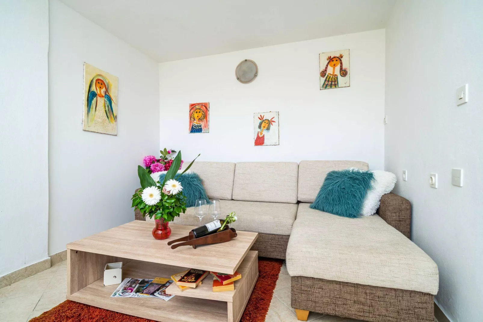 Apartments & Rooms Mara & Petrunjela - One Bedroom Apartment with Garden  (Apartman s pogledom na vrt) - BR. 6-Wohnzimmer