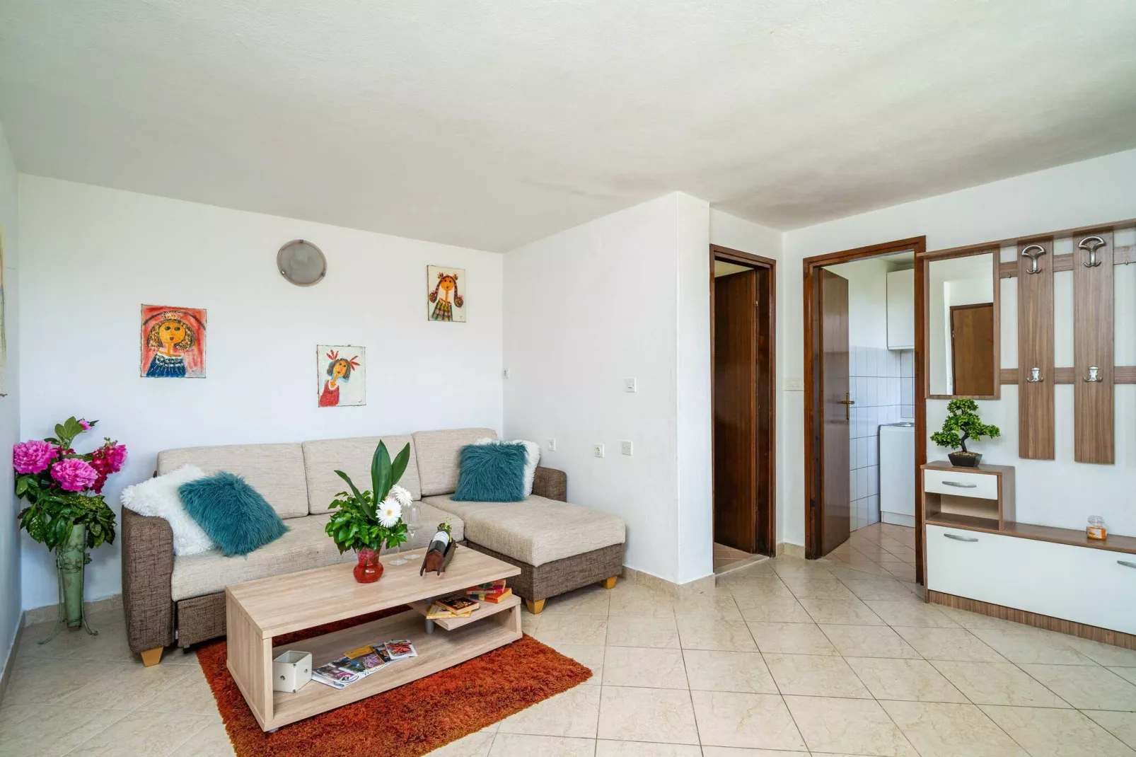 Apartments & Rooms Mara & Petrunjela - One Bedroom Apartment with Garden  (Apartman s pogledom na vrt) - BR. 6-Wohnzimmer