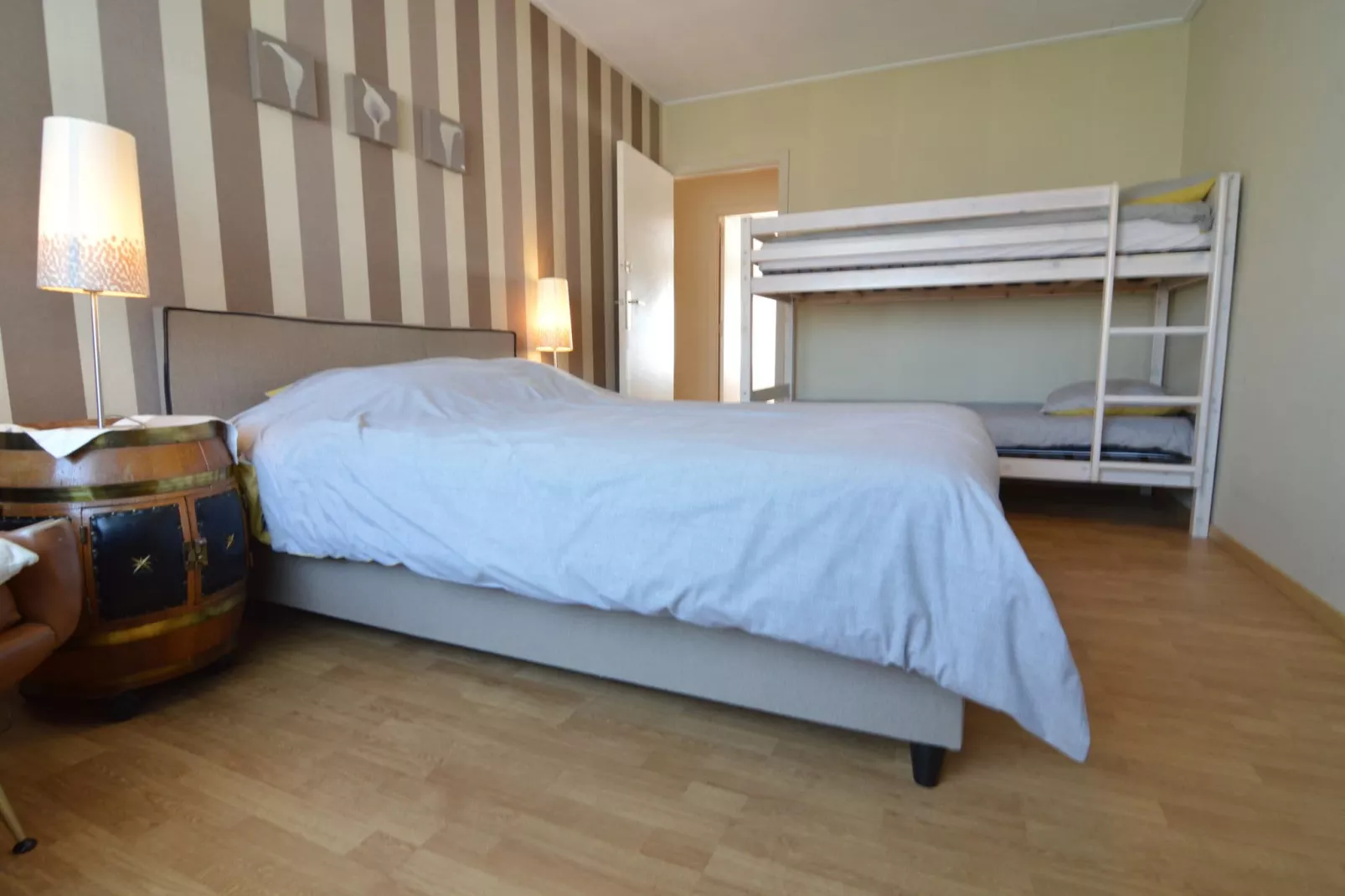 Happy Moments-Bedroom