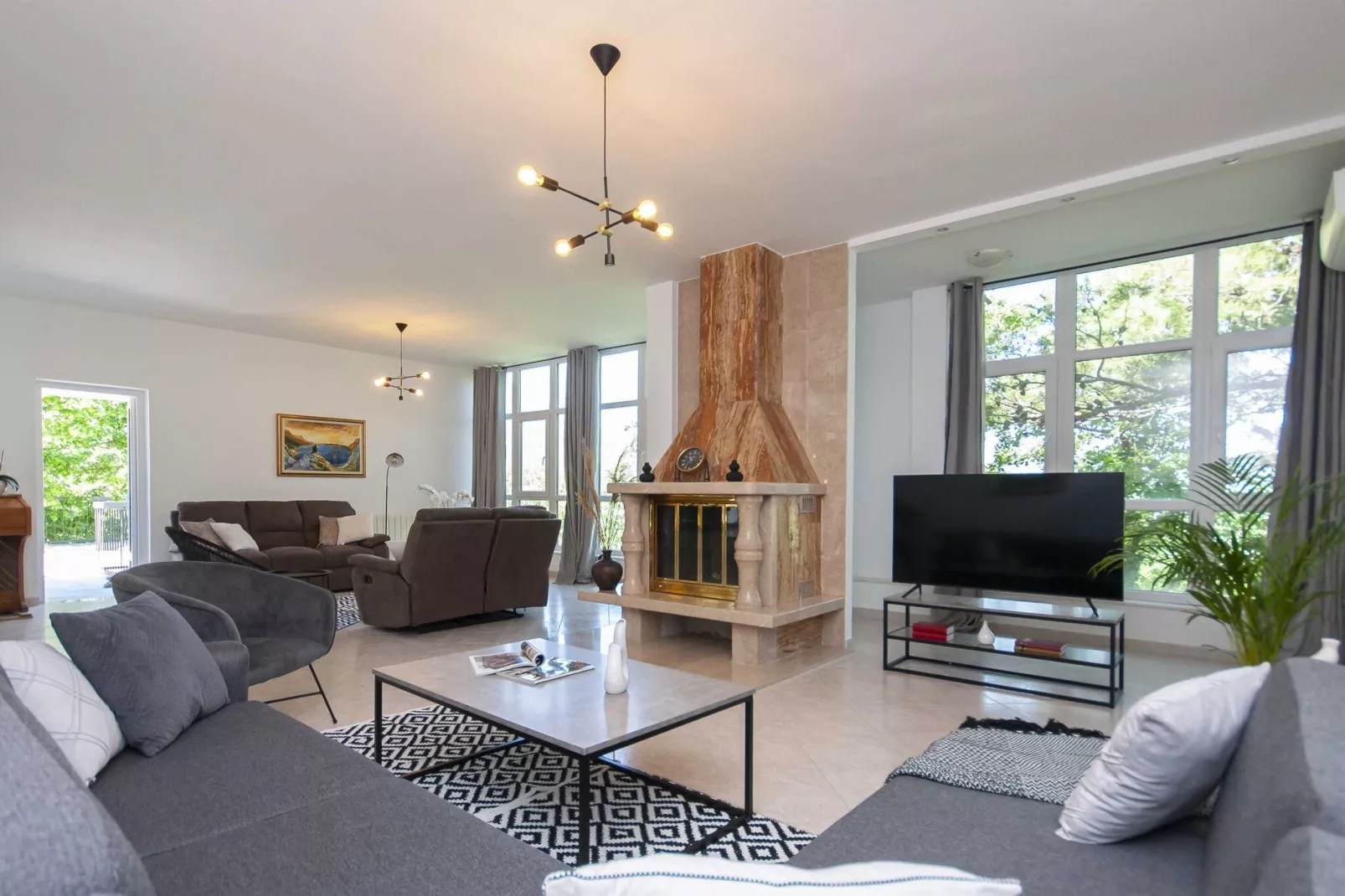 Villa Green Castle - Five bedroom villa with swimming pool-Salon