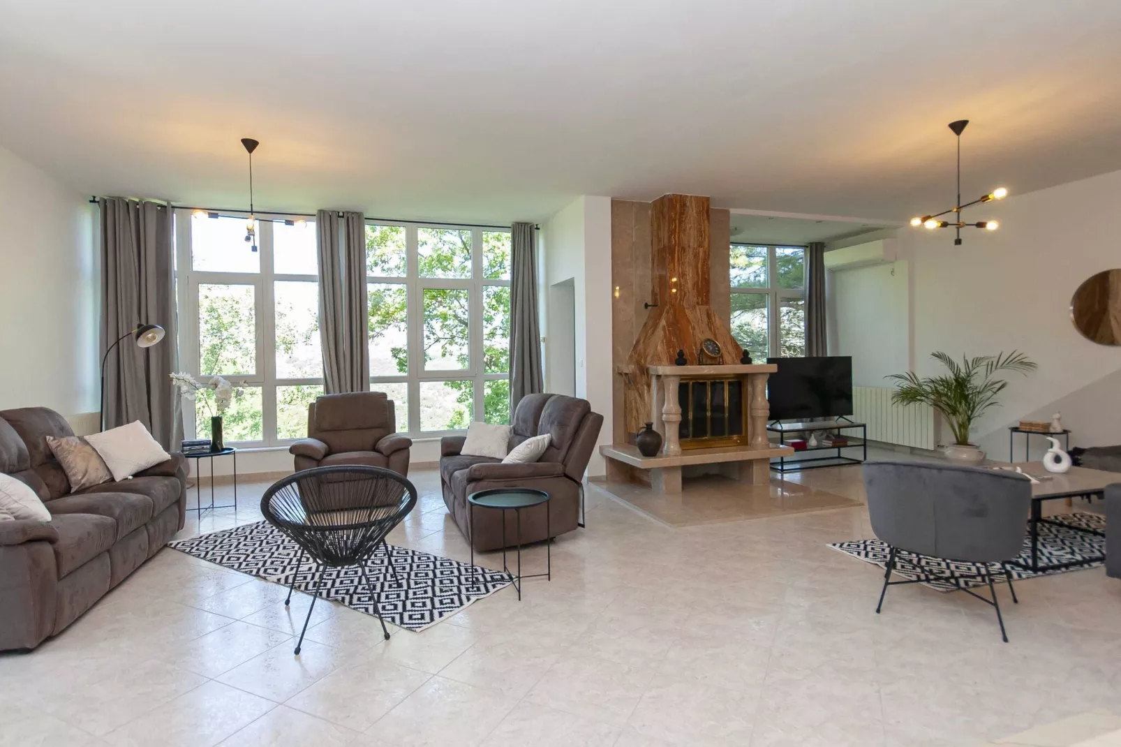 Villa Green Castle - Five bedroom villa with swimming pool-Salon