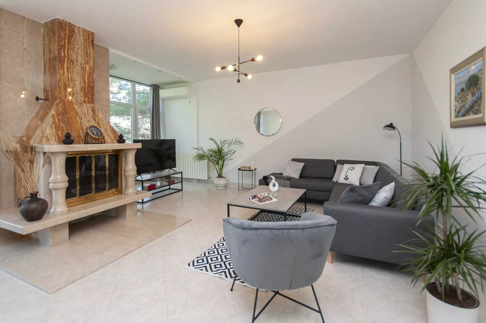 Villa Green Castle - Five bedroom villa with swimming pool-Salon