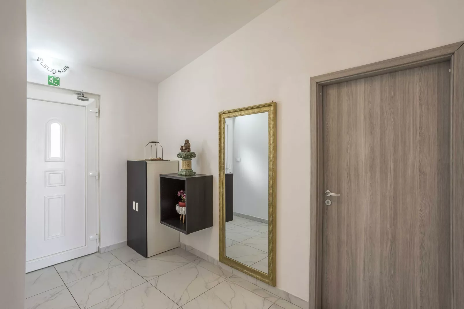 Apartment Keko - Three Bedroom Apartment with Terrace-Innen