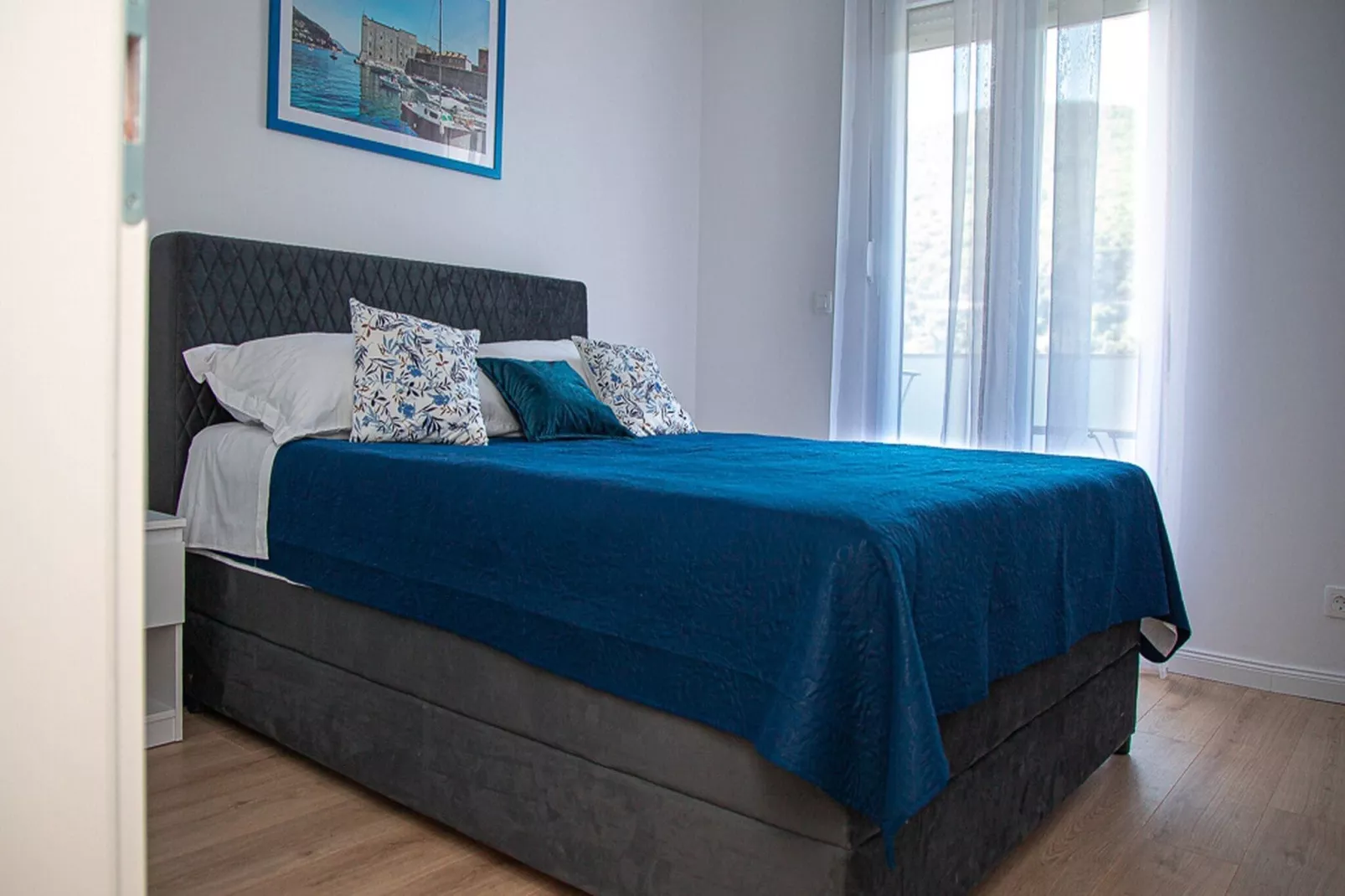 Apartment Matea - Two Bedroom Apartment with Balcony and Sea view-Bedroom
