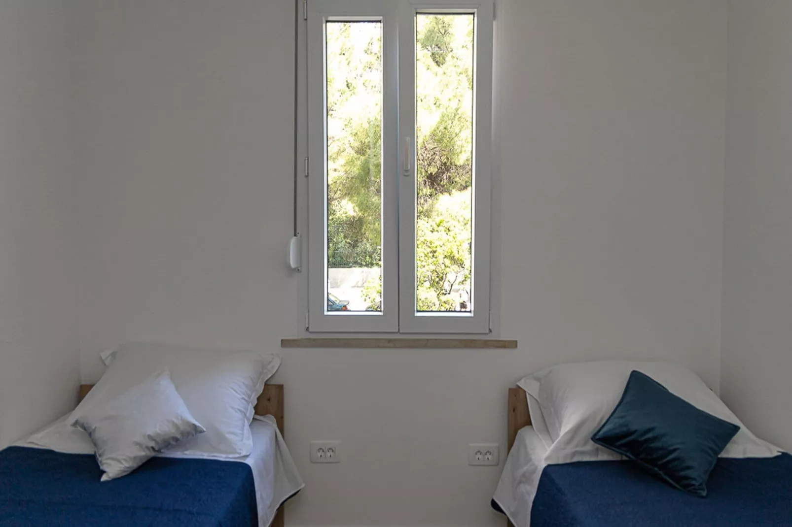 Apartment Matea - Two Bedroom Apartment with Balcony and Sea view-Bedroom