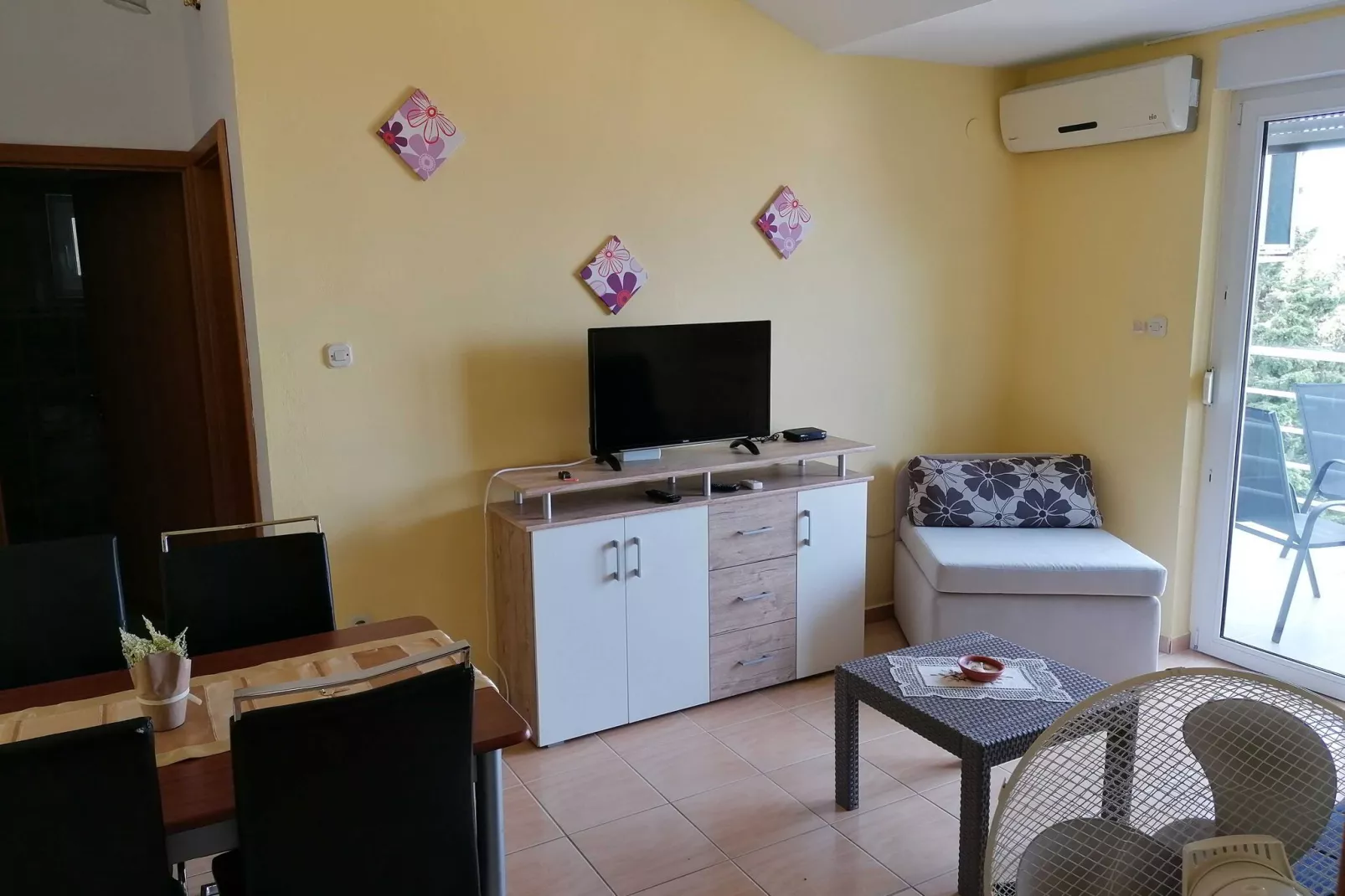 Apartments Smokvica - Superior One Bedroom Apartment with Balcony (Apartment 5)-Esszimmer