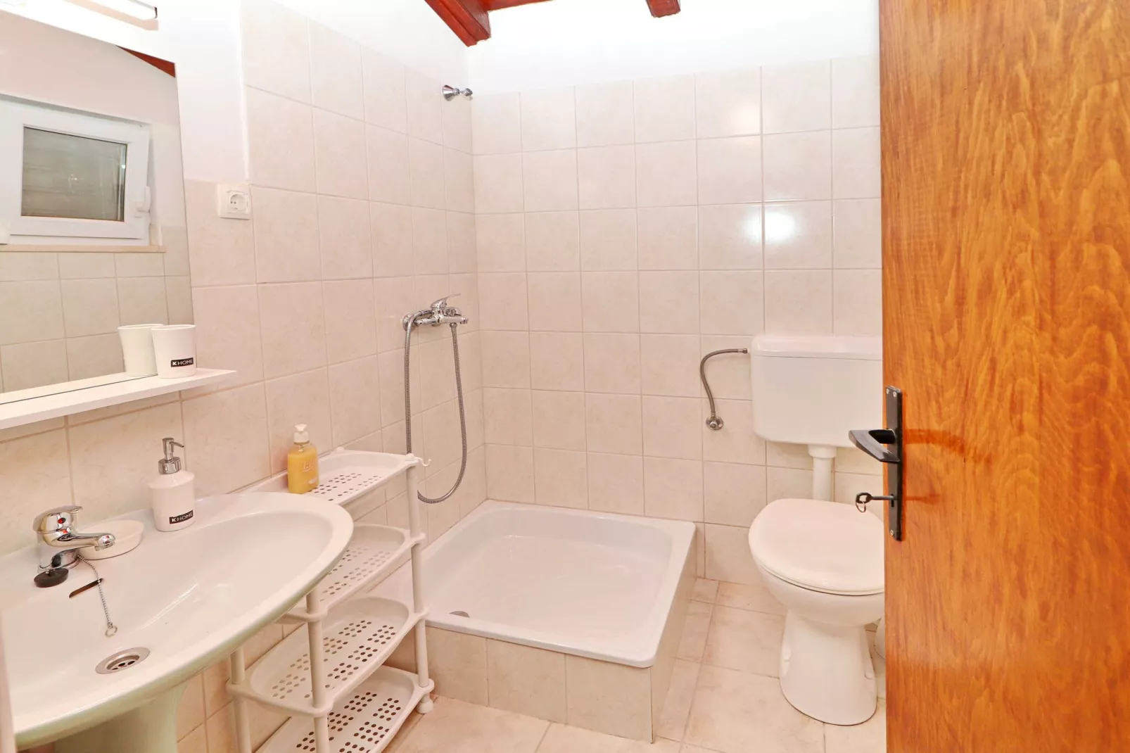 Holiday Home Zule - One Bedroom Holiday Home with Swimming pool-Salle de bain