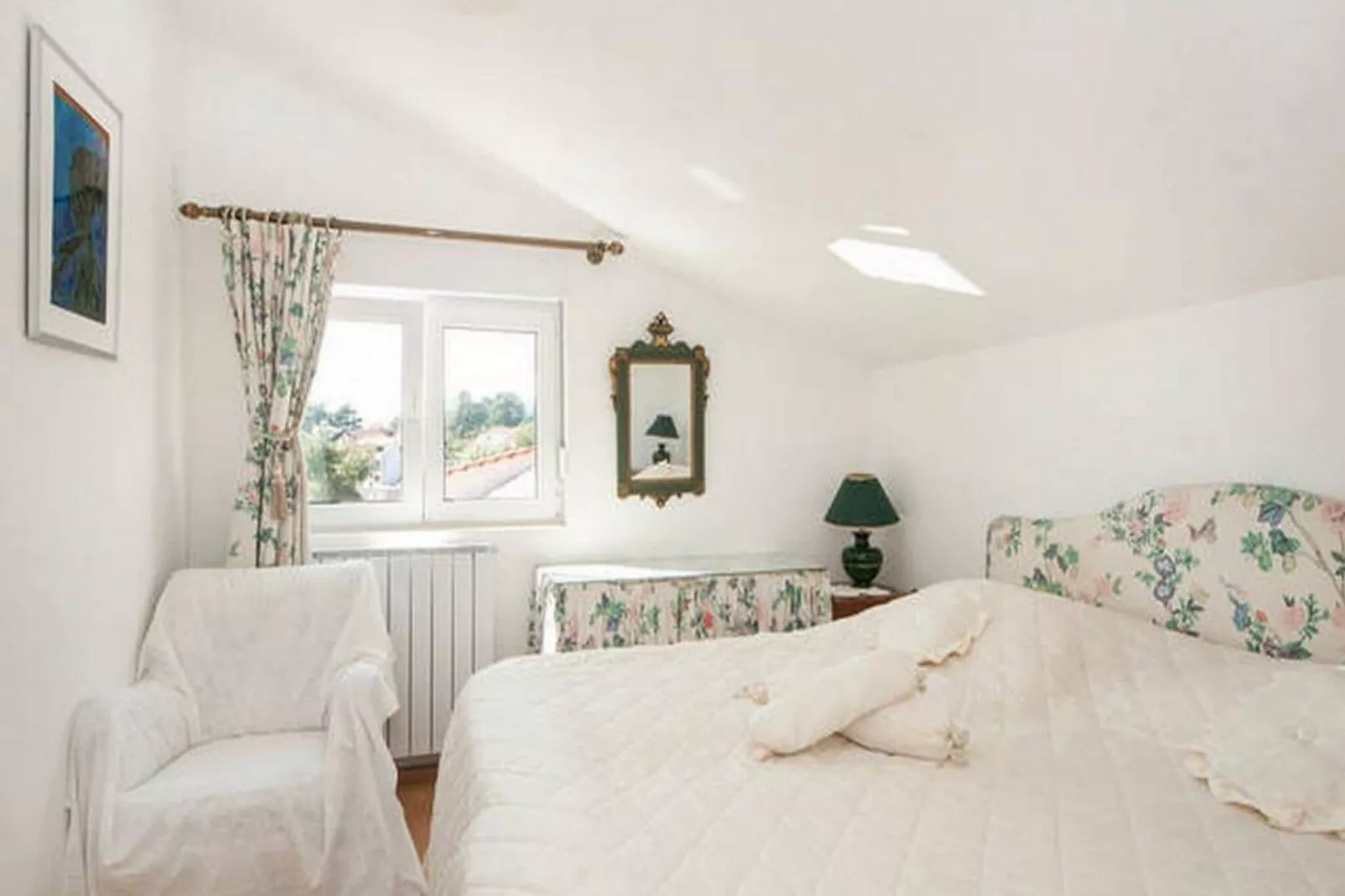 Bertie's Lodge - Standard Two Bedroom Apartment with Balcony and Sea view(A0)-Bedroom