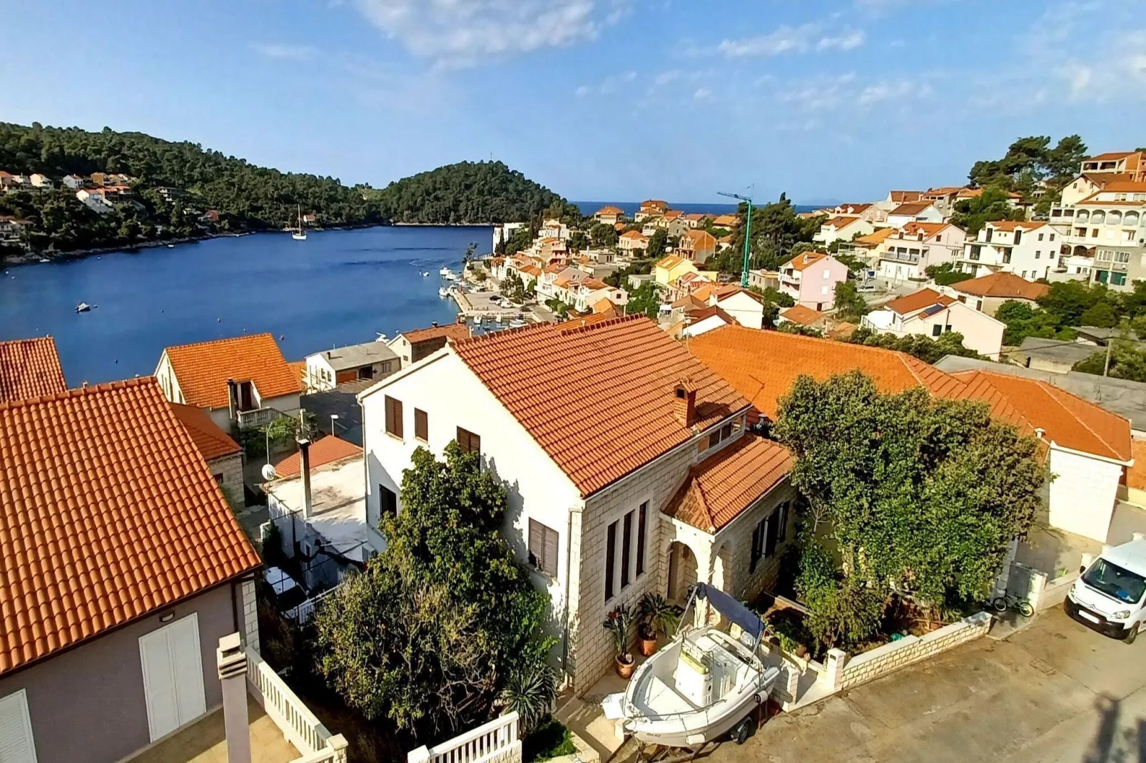 Bertie's Lodge - Standard Two Bedroom Apartment with Balcony and Sea view(A0)-View