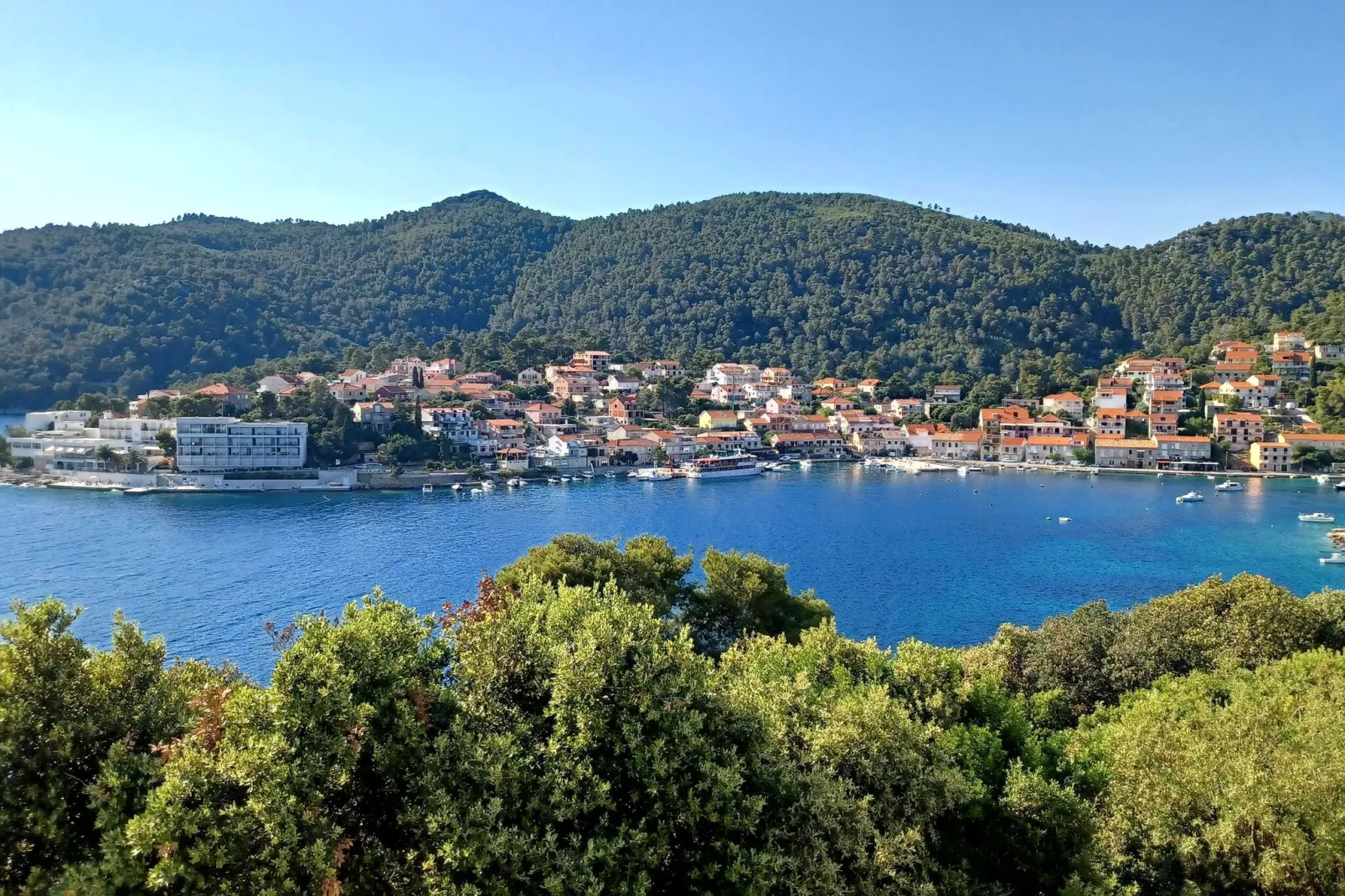Bertie's Lodge - Standard Two Bedroom Apartment with Balcony and Sea view(A0)-View