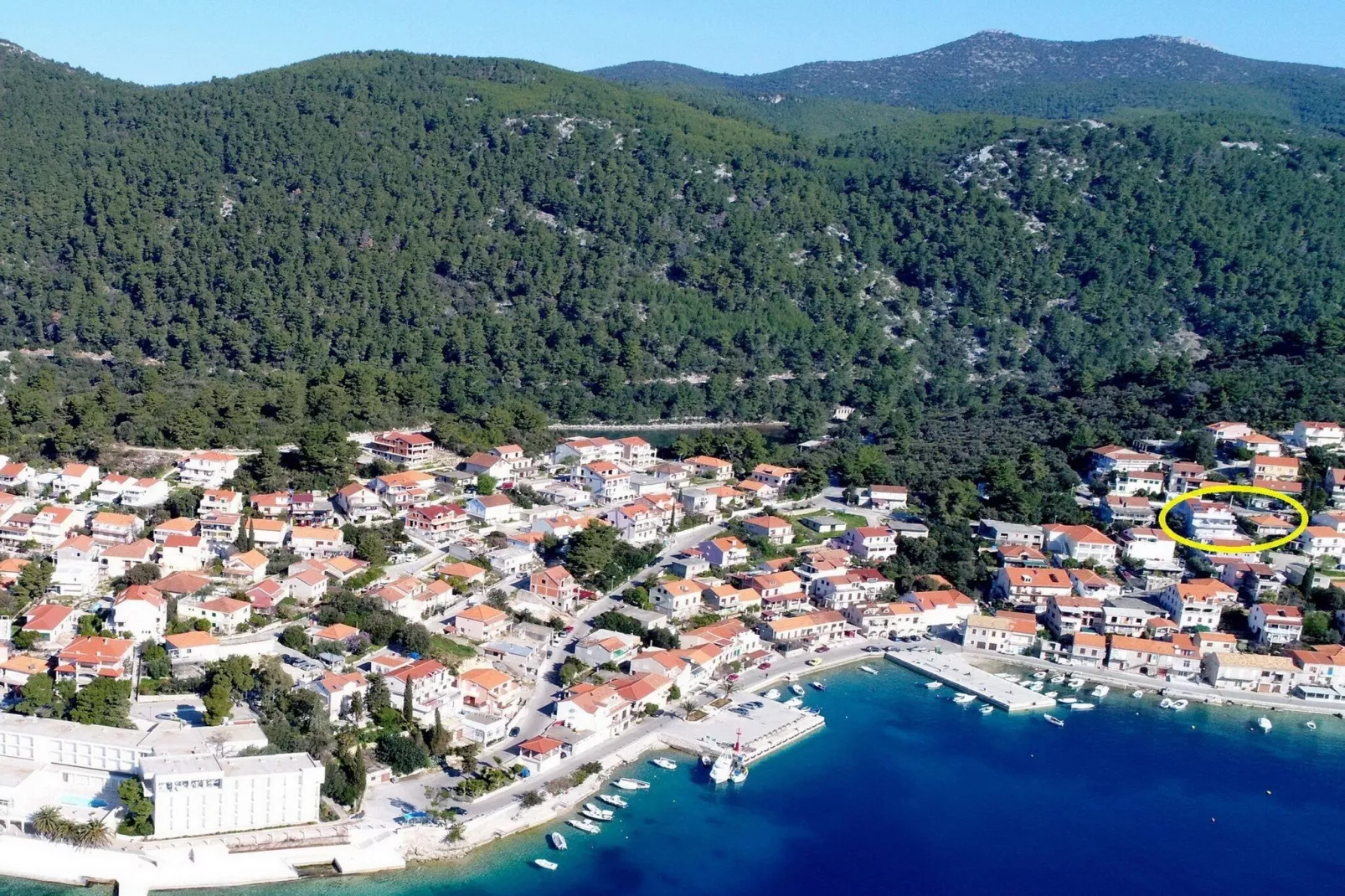 Bertie's Lodge - Standard Two Bedroom Apartment with Balcony and Sea view(A0)-View